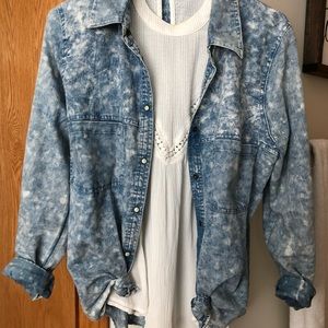 Gimmicks button down